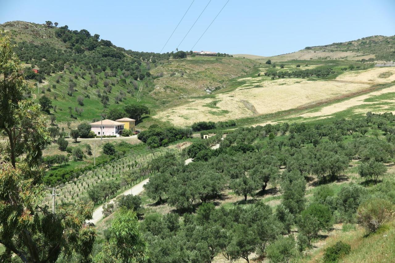 Tenuta Agrituristica Castellesi Squillace Buitenkant foto