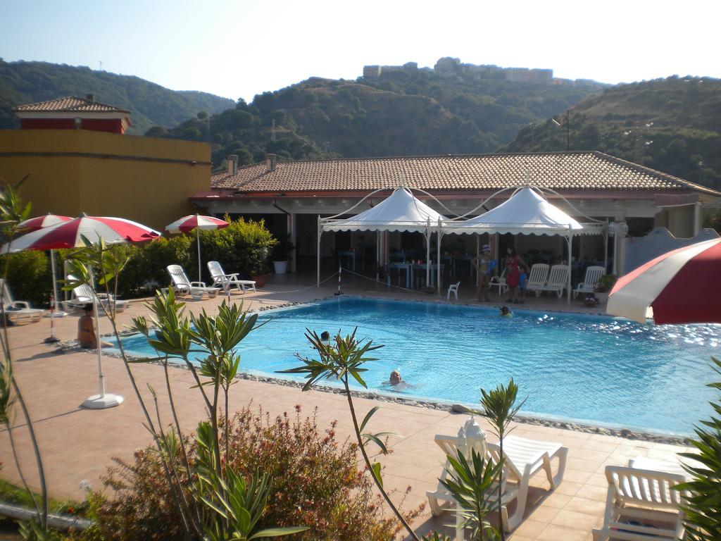 Tenuta Agrituristica Castellesi Squillace Buitenkant foto